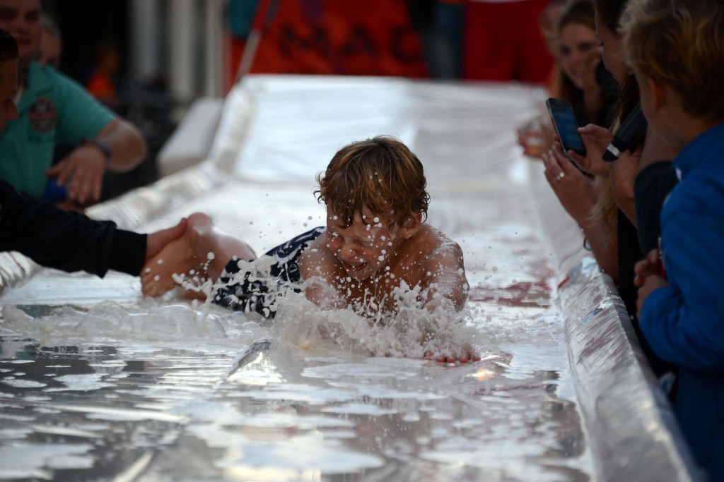 ../Images/Donderdag kermis 481.jpg